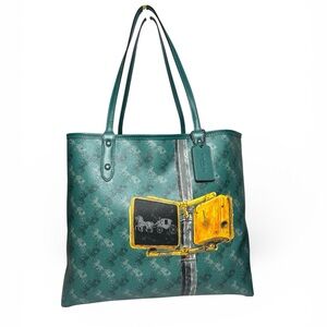 Sold Don’t Buy!!  Reversible City Tote Tote with Yellow Traffic Signal Graphic